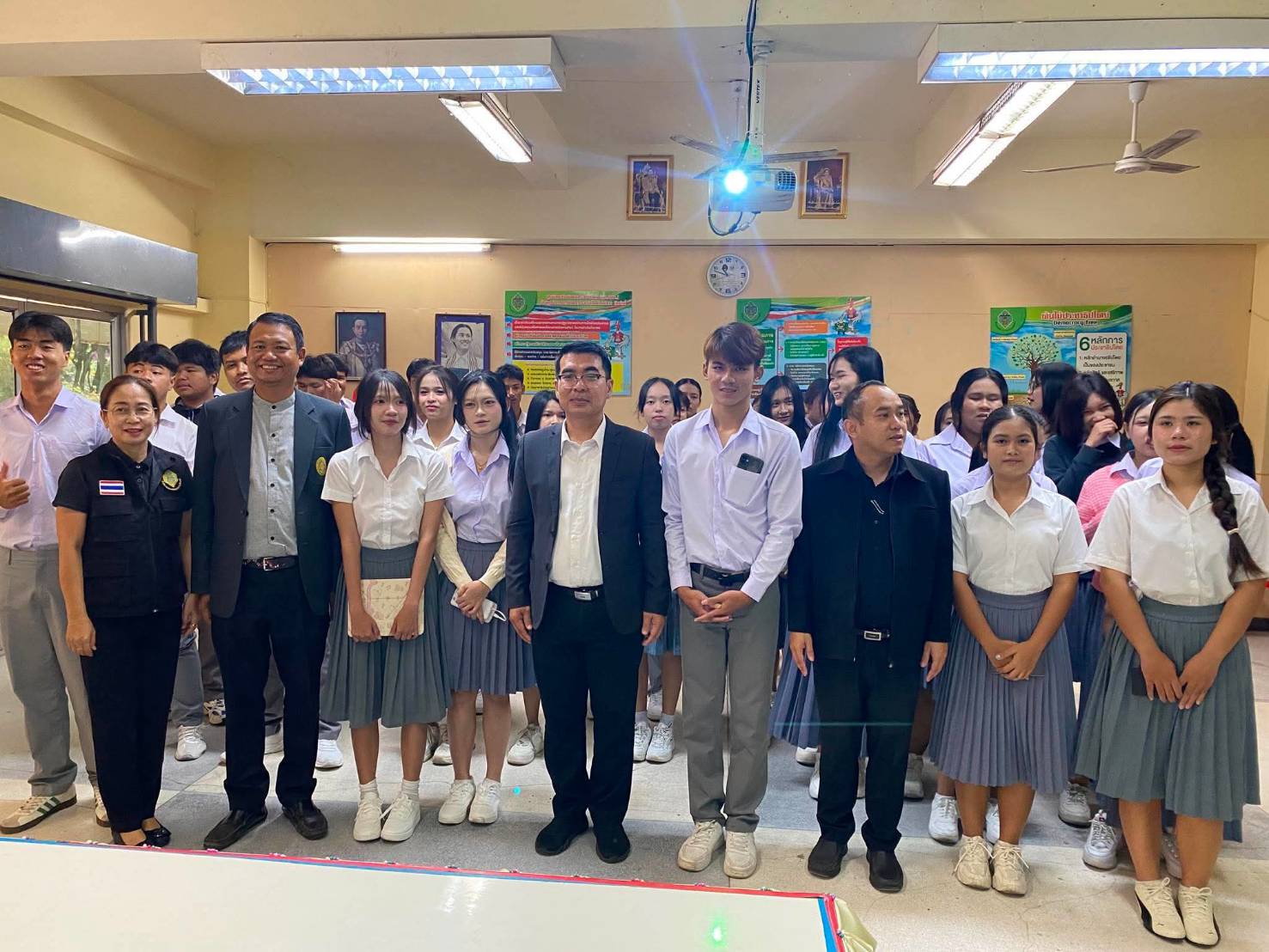 โครงการพัฒนาความเป็นพลเมืองในระบอบประชาธิปไตยอันมีพระมหากษัตริย์ทรงเป็นประมุข กลุ่มที่ 3